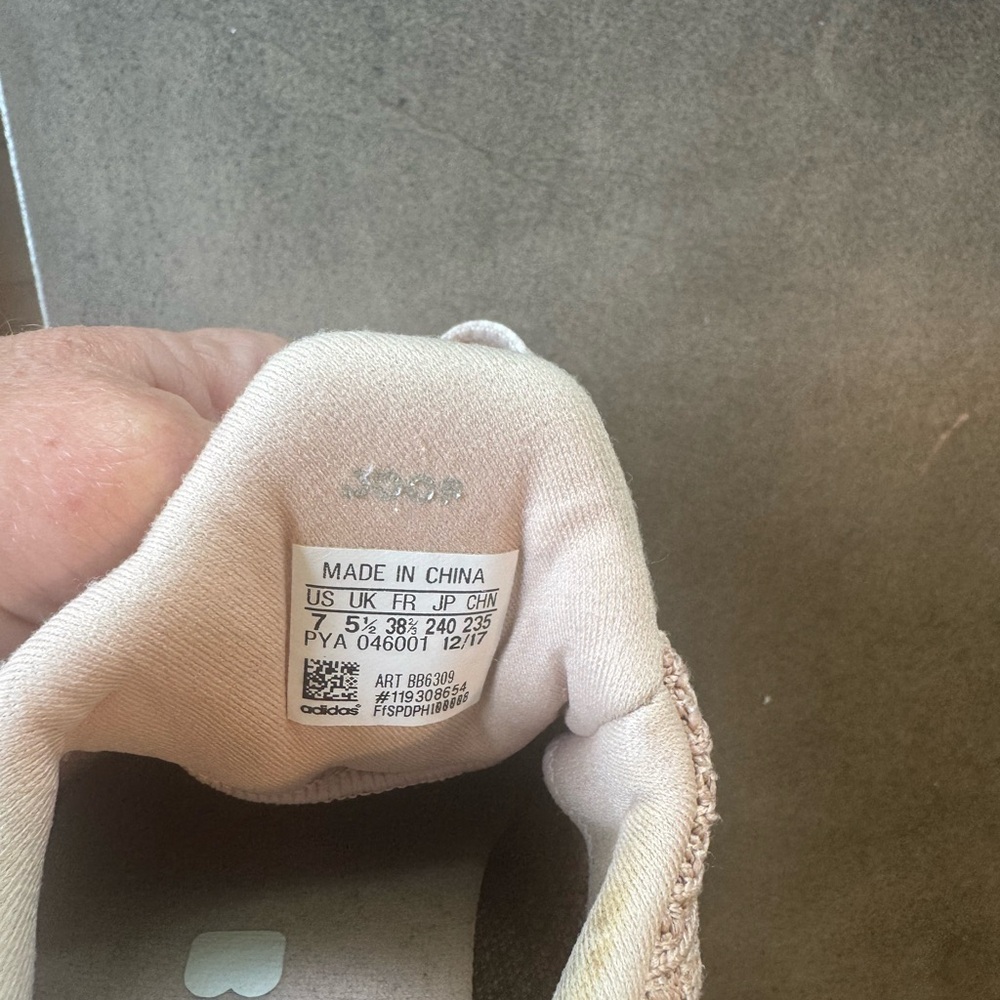 Adidas women’s ultraboost 1.0 shoes in beige size 7 - Picture 6 of 10